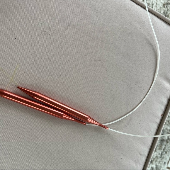 Metallic Red Loop Knitting Needles - Picture 3 of 3